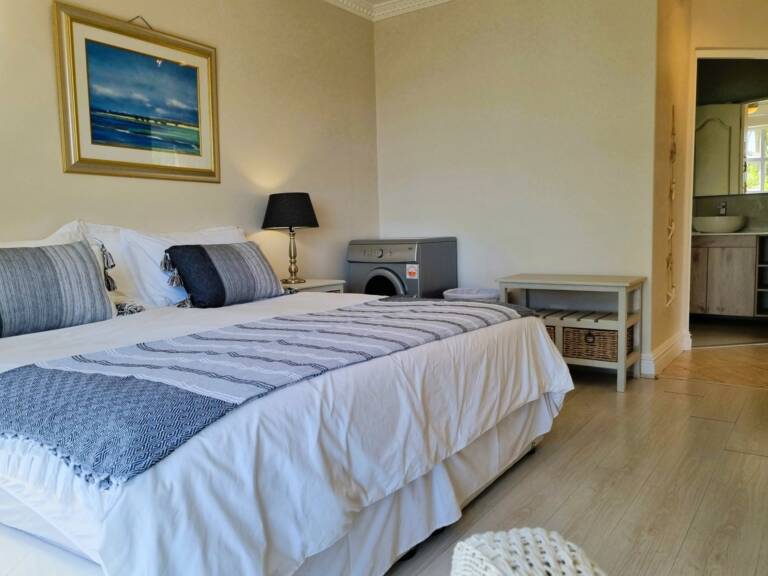 goldwater on beach gordons bay 08 bedroom with en suite bathroom 768x576