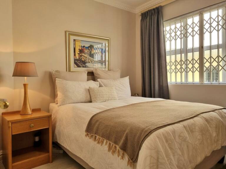 goldwater on beach gordons bay 10 bedrooom with quality linen 768x576