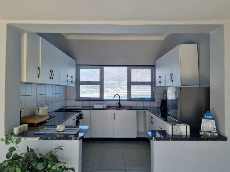 harbour place gordons bay 22 kitchen with cooking appliances 768x576
