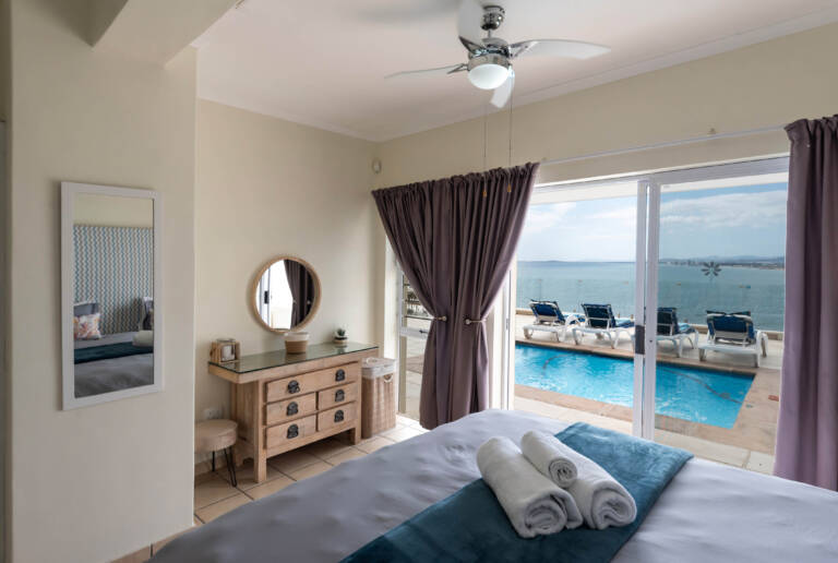 harbour views gordons bay 14 bedroom with dressing table 768x516