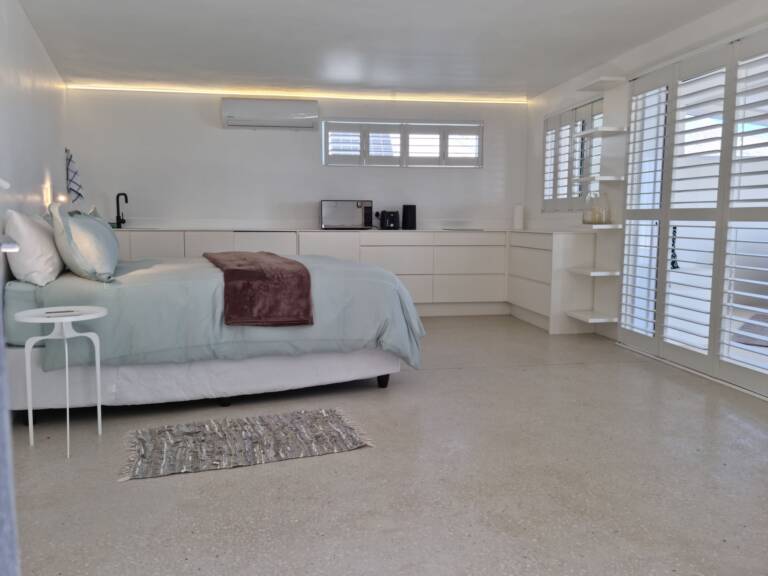 kaya moya gordons bay 05 modern self catering with central location 768x576