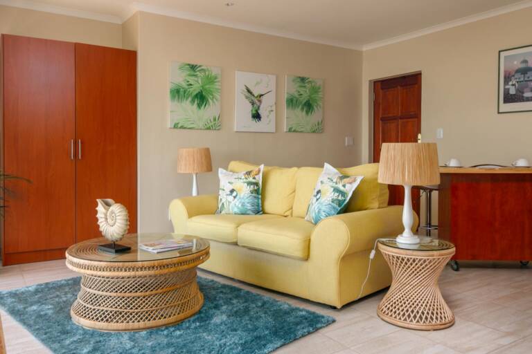 le gaulois gordons bay 02 le palmier lounge with panoramic ocean views 768x512