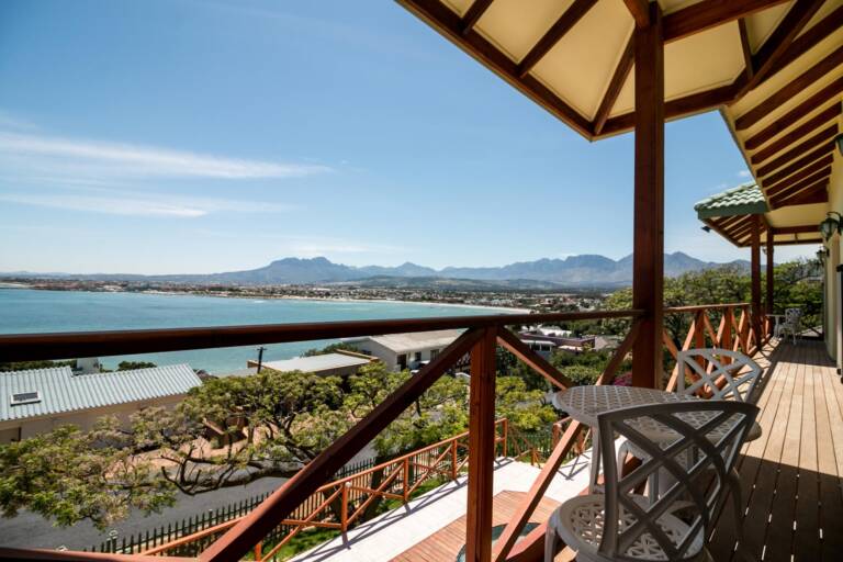 le gaulois gordons bay 08 le palmier balcony with table mountain view 768x512