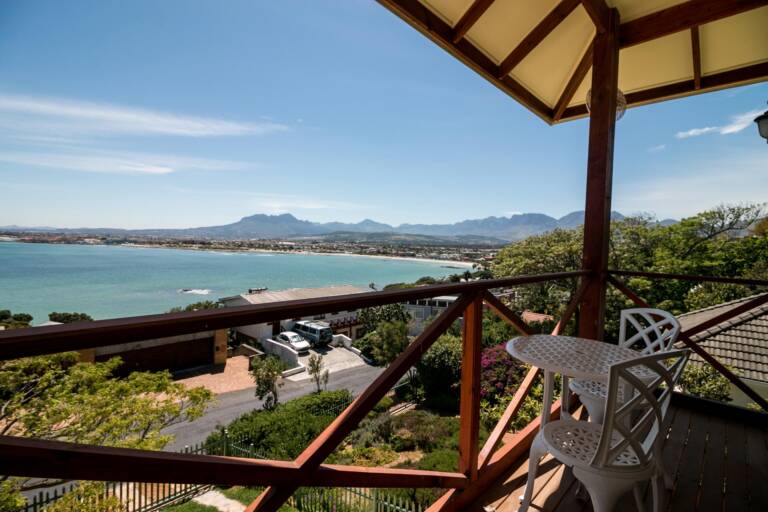 le gaulois gordons bay 10 orchidee balcony with false bay view 768x512