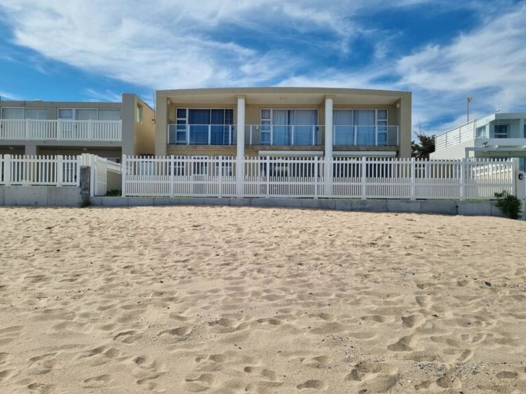 paradise tide gordons bay 01 8 sleeper with self catering 768x576