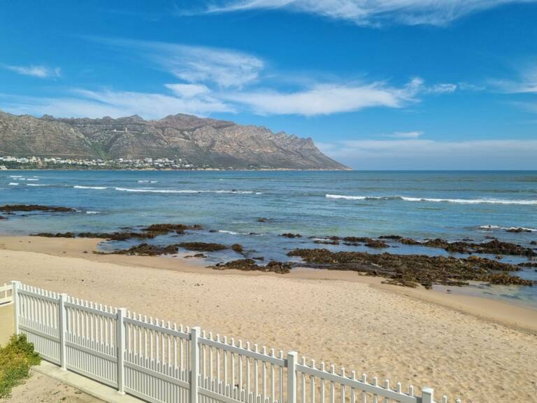 paradise tide gordons bay 02 beach front with 4 bedrooms 768x576
