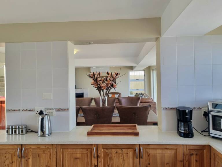 paradise tide gordons bay 09 fully equipped with kitchen 768x576