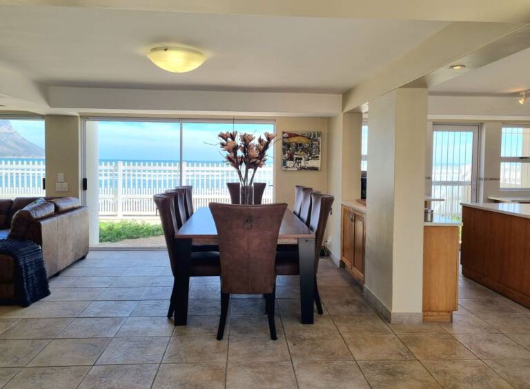 paradise tide gordons bay 13 self catering villla with beach access 768x564