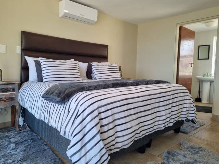 paradise tide gordons bay 19 bedroom with en suite 768x576