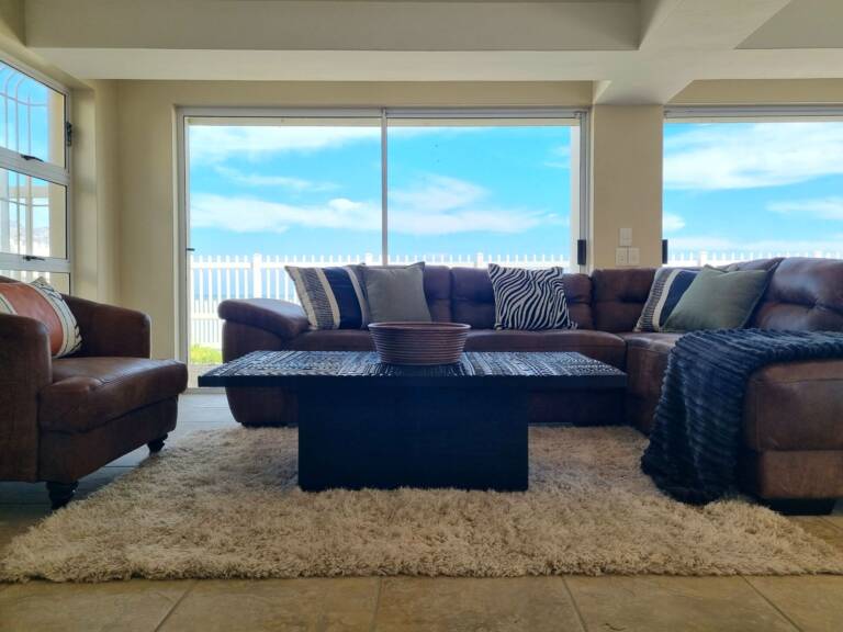paradise tide gordons bay 34 lounge with sea views 768x576