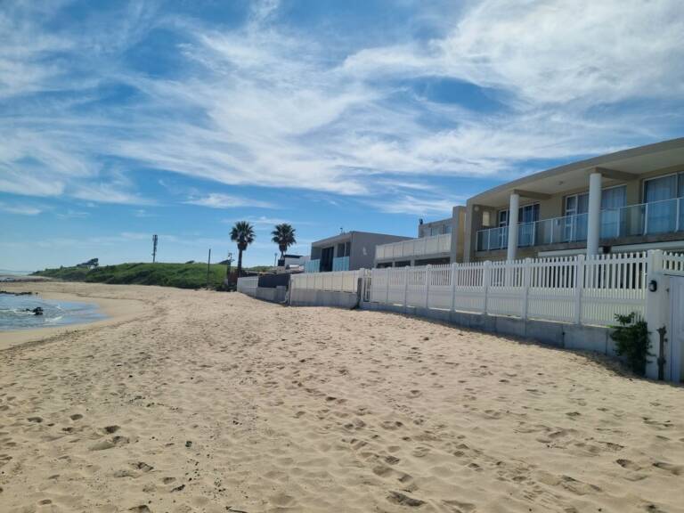 paradise tide gordons bay 37 beach house with private access 768x576