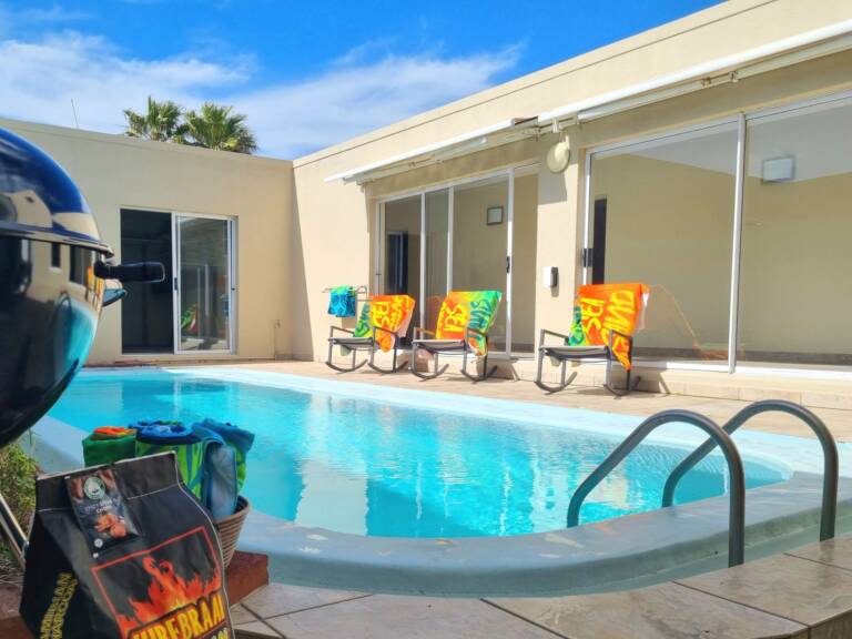 paradise tide gordons bay 38 8 sleeper villa with private pool 768x576