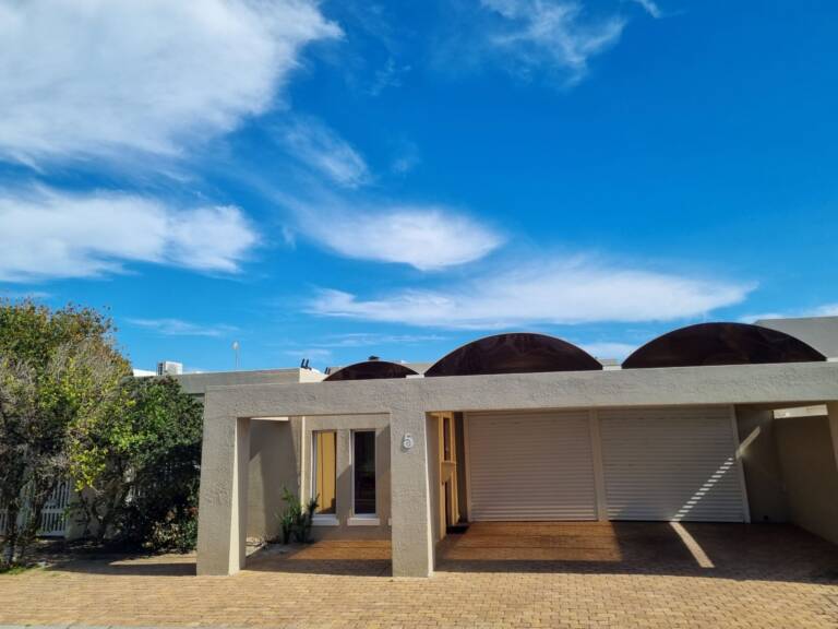 paradise tide gordons bay 40 beach villa with parking 768x576