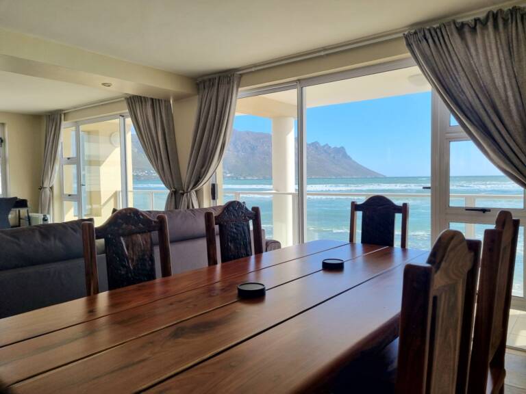 paradise tide gordons bay 46 dining area with 8 seat table 768x576