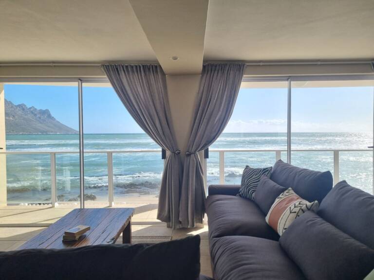 paradise tide gordons bay 49 tv room with mountain views 768x576