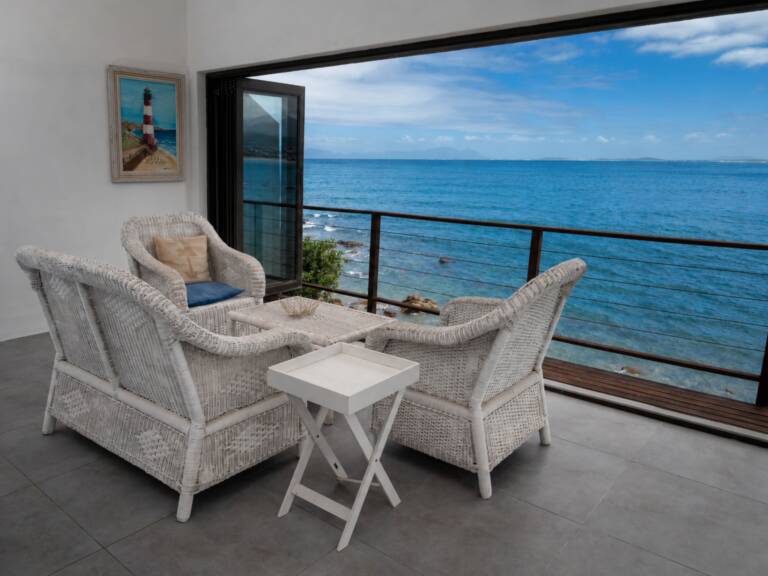 seagull cove gordons bay 04.1 on the waters edge with panoramic ocean views 1 768x576