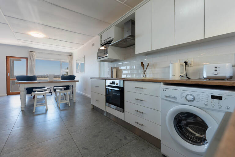 seaside cottage gordons bay 15 self catering with fully equipped kitchen 768x513