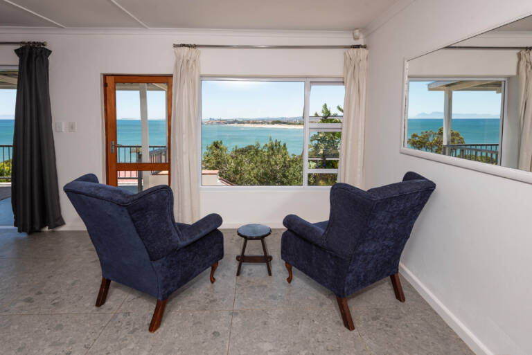 seaside cottage gordons bay 16 seating area with sea view 768x513