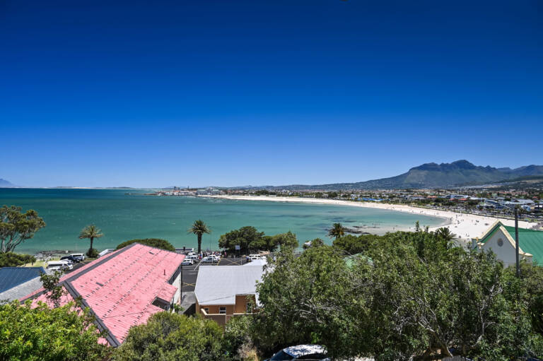 seaside cottage gordons bay 21 self catering with 2 bedrooms 768x511