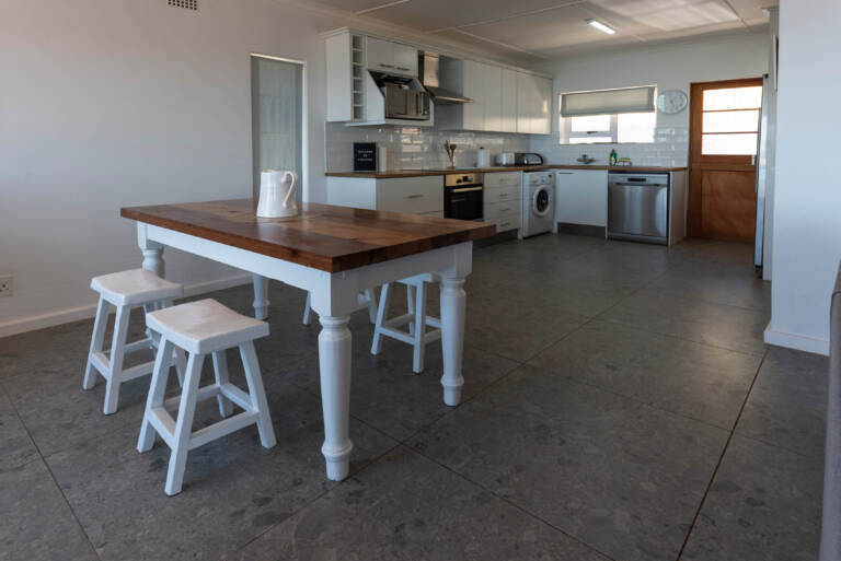 seaside cottage gordons bay 23 open plan self catering with 2 bedrooms 768x513