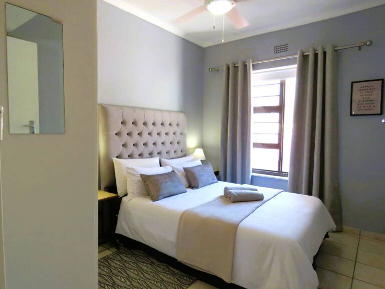 terrace on sea gordons bay 12 bedroom with quality linen 768x576