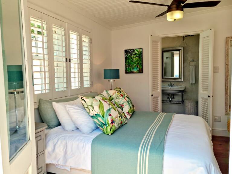 the milkwood cottage gordons bay 19 bedroom with en suite bathroom 768x576