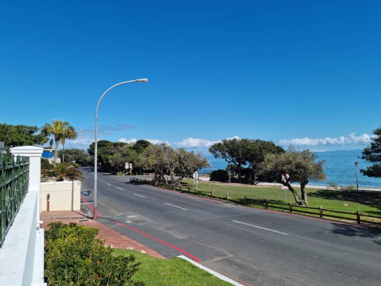 the milkwood cottage gordons bay 27 sea front holiday house with beach access 768x576