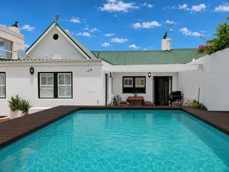 the milkwood cottage gordons bay 31 back yard with swimming pool 768x576