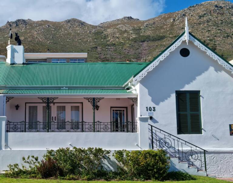 the milkwood cottage gordons bay 32 charming holiday cottage with 3 bedrooms 768x606