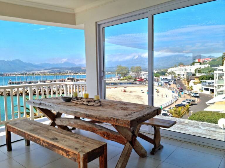 the penthouse gordons bay 03 holiday penthouse with self catering 768x576