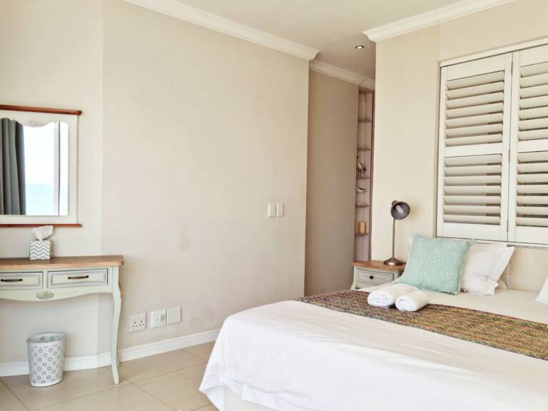 the penthouse gordons bay 10 bedroom with table mountain view 768x576
