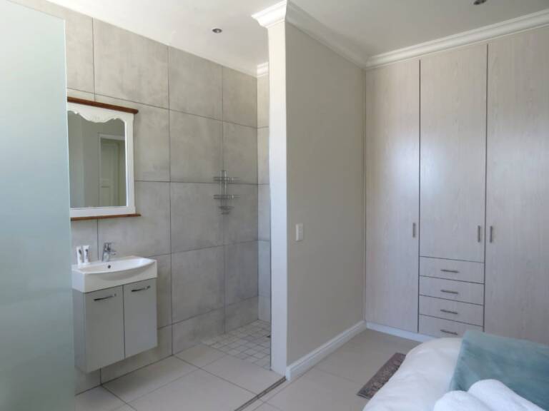 the penthouse gordons bay 18 holiday penthouse with 3 en suite bedrooms 768x576