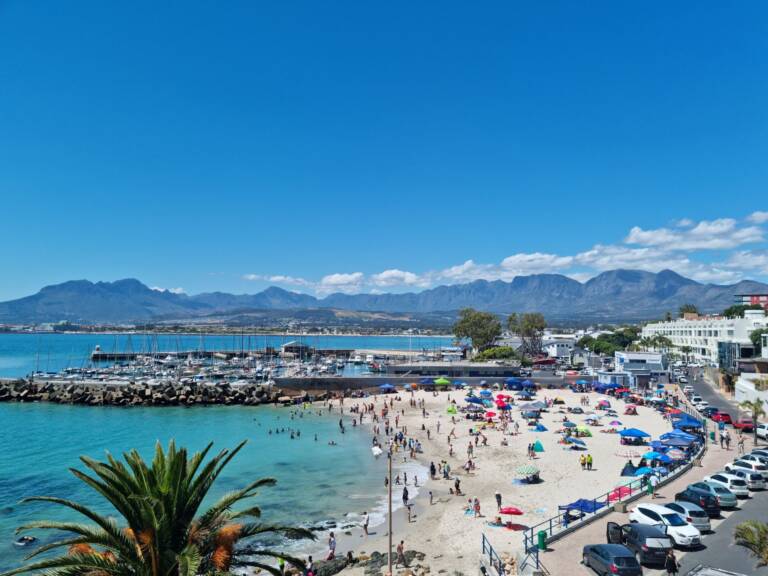 the penthouse gordons bay 35 bikini beach with holiday atmosphere 768x576