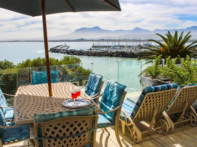 the view gordons bay 01 private self catering with ocean and harbour view 1 768x576