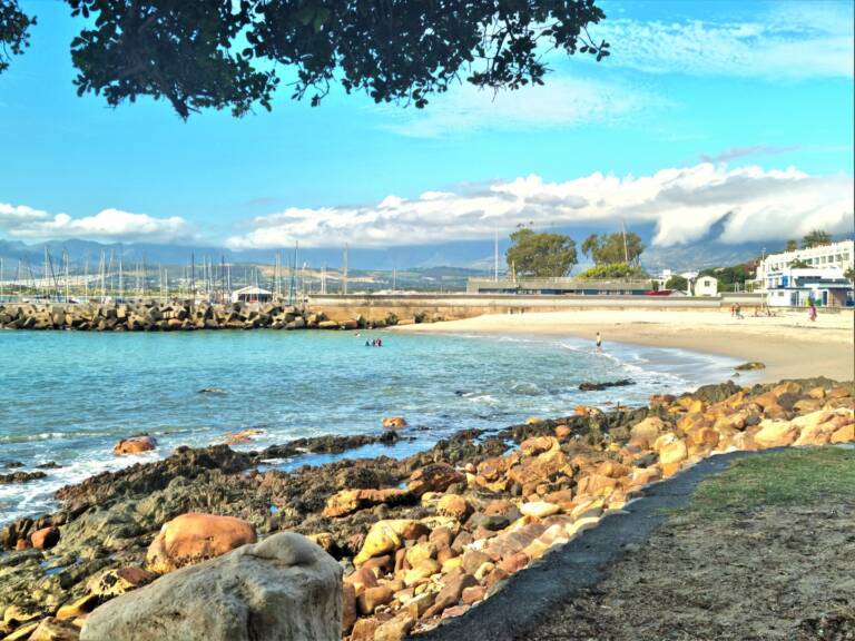 the view gordons bay 20 self catering accommodation with beach access 1 768x576