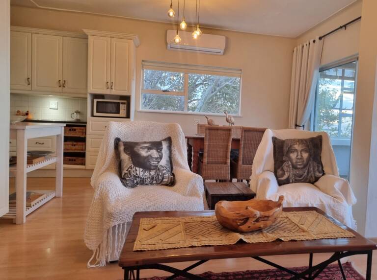 top flat gordons bay 03 holiday house with beach front location 768x572