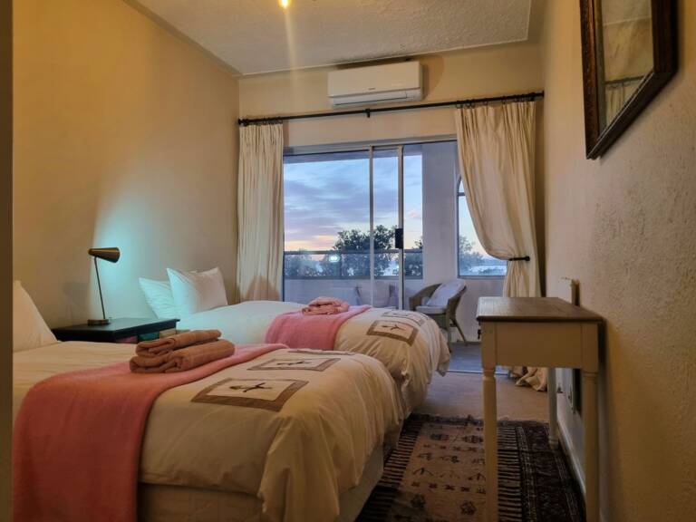 top flat gordons bay 17 bedroom with 2 single beds 768x576