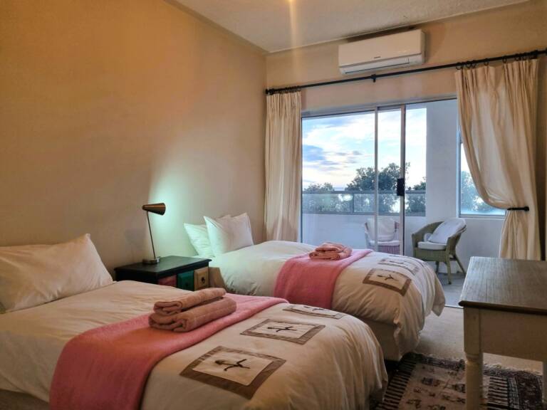 top flat gordons bay 18 2 single beds with veranda access 768x576