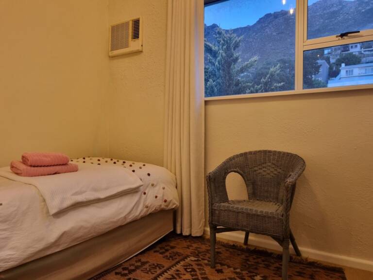 top flat gordons bay 21 bedroom with single bed 768x576