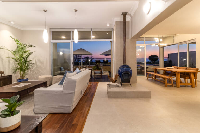 villa montemar gordons bay 04 open plan living with luxury self catering 768x512