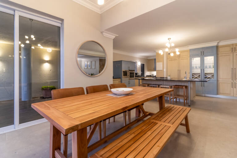 villa montemar gordons bay 08 fully equipped kitchen with dining area 768x511