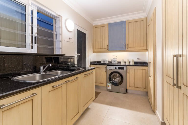 villa montemar gordons bay 12 fully equipped kitchen with laundry room 768x512