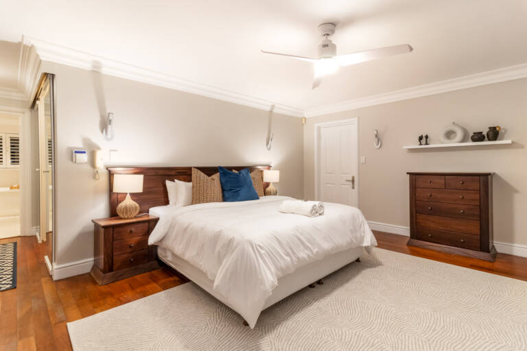 villa montemar gordons bay 17 spacious bedroom with en suite bathroom 768x512