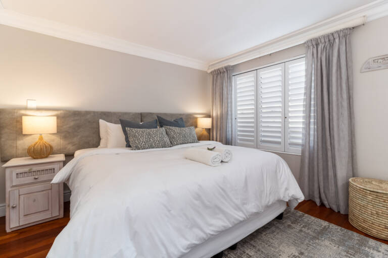 villa montemar gordons bay 22 luxury bedroom with 2 single beds 768x512