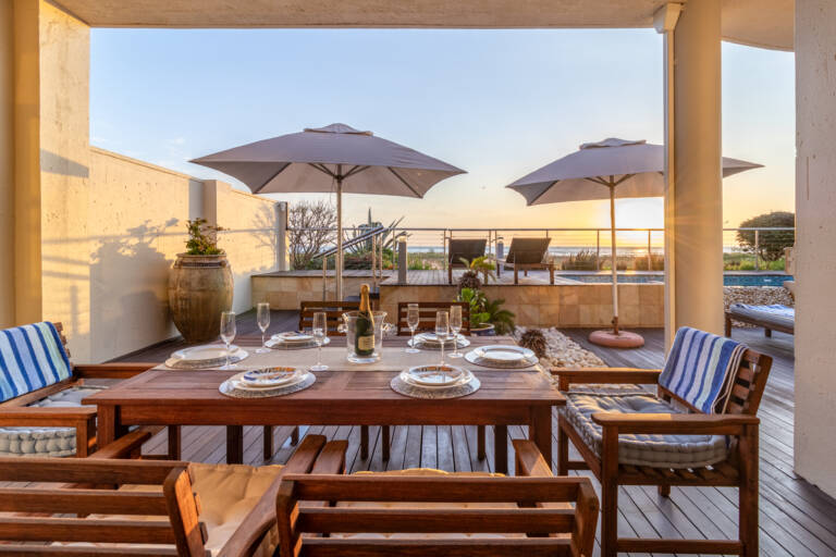 villa montemar gordons bay 29 outdoor entertaining with comfortable furniture 768x512