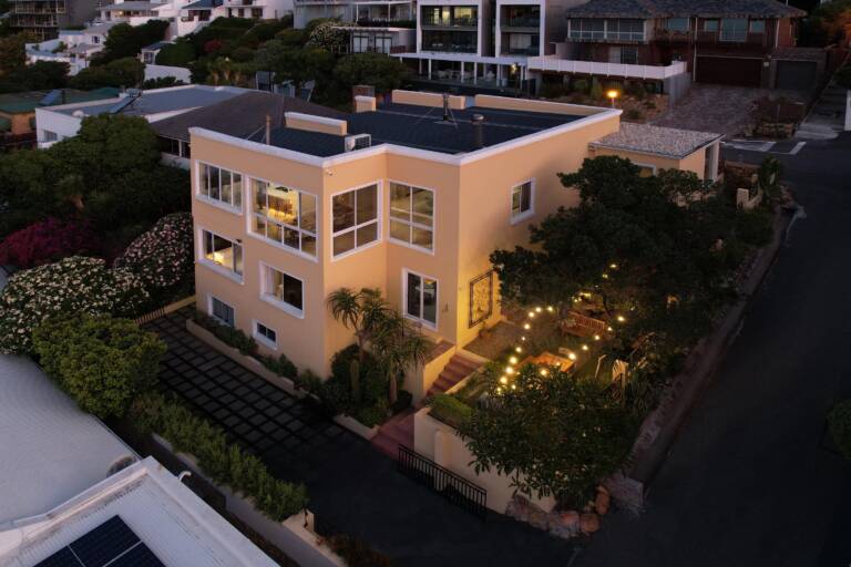 villa solara gordons bay 01 6 bedroom villa with en suite bathrooms 768x512