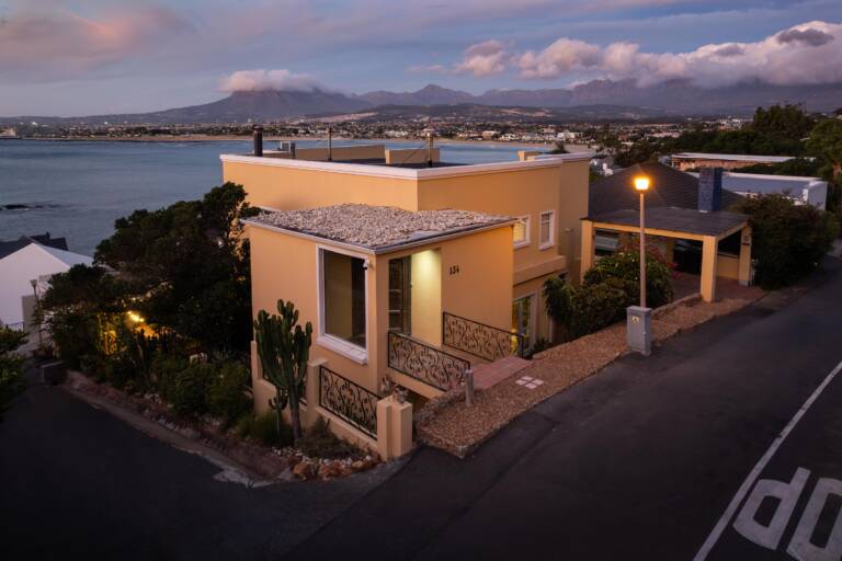 villa solara gordons bay 02 central self catering with sea view 768x512