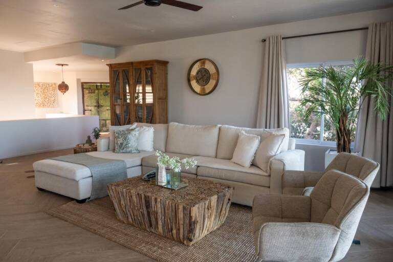 villa solara gordons bay 10 lounge with neutral decor 768x512