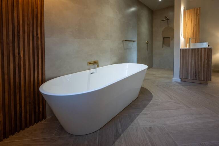 villa solara gordons bay 37 luxury bathroom with bath and shower 768x512