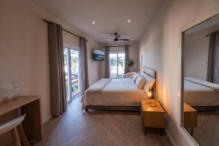 villa solara gordons bay 38 bedroom with garden view 768x513